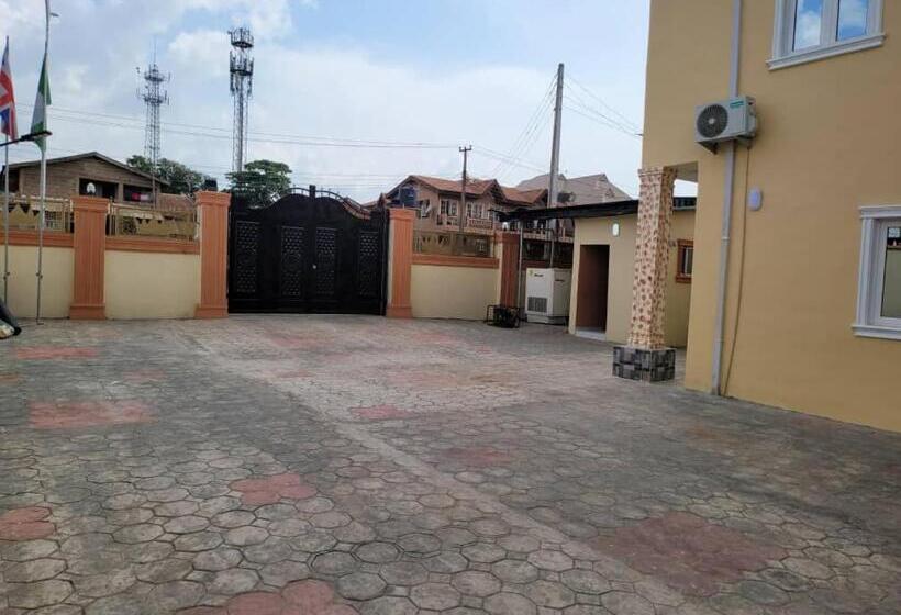 هتل B&y Royal Bar & Lounge Adigbe Road Abeokuta Near Adigbe Police Station After Panseke