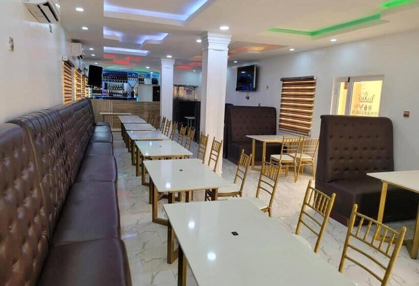 هتل B&y Royal Bar & Lounge Adigbe Road Abeokuta Near Adigbe Police Station After Panseke