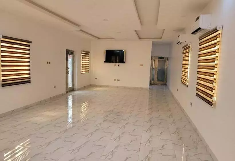 هتل B&y Royal Bar & Lounge Adigbe Road Abeokuta Near Adigbe Police Station After Panseke