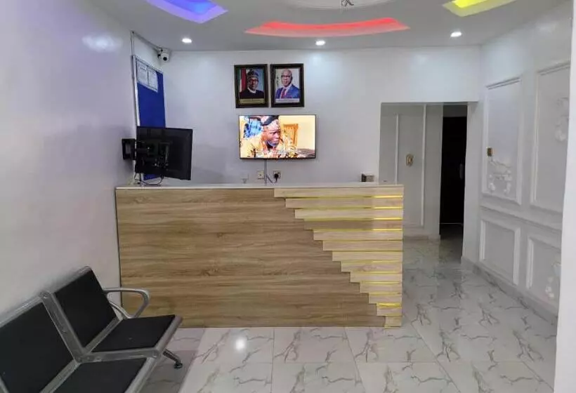 هتل B&y Royal Bar & Lounge Adigbe Road Abeokuta Near Adigbe Police Station After Panseke