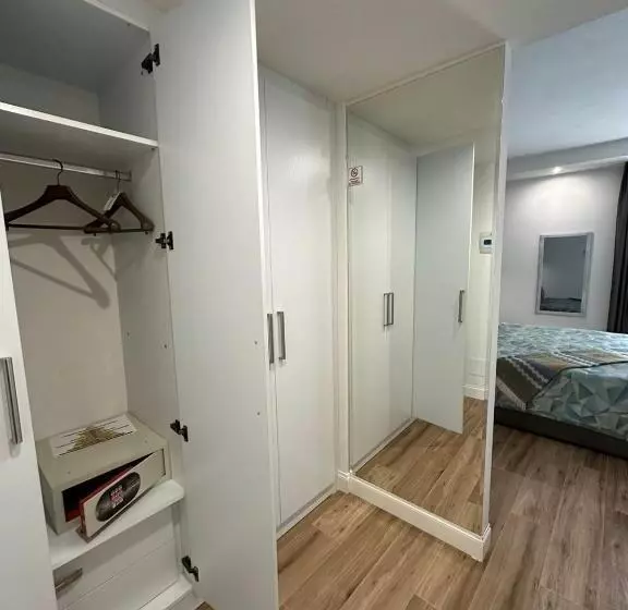 ホテル Evergreen Laguna Vain Lezhe