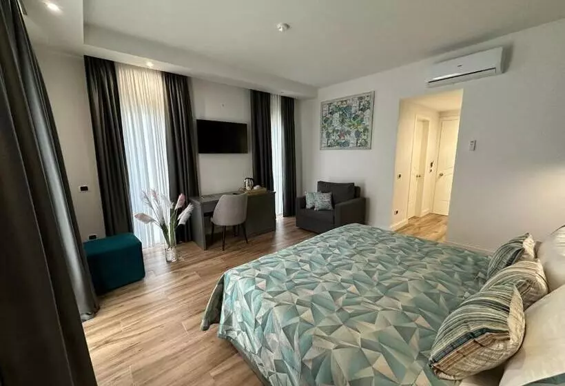 ホテル Evergreen Laguna Vain Lezhe