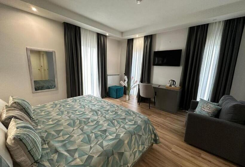 هتل Evergreen Laguna Vain Lezhe