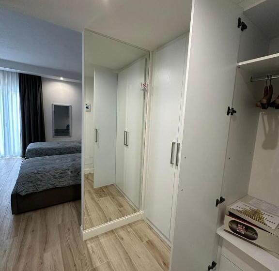 هتل Evergreen Laguna Vain Lezhe