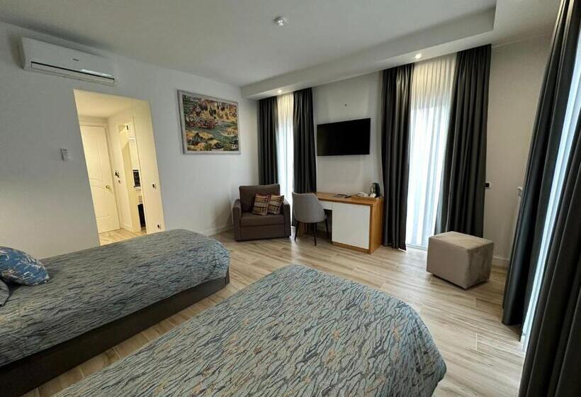 هتل Evergreen Laguna Vain Lezhe