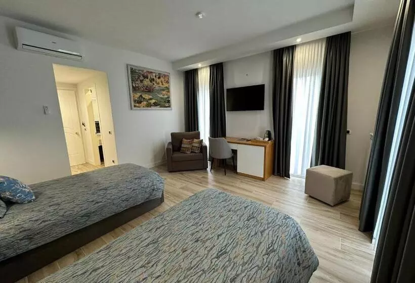 ホテル Evergreen Laguna Vain Lezhe