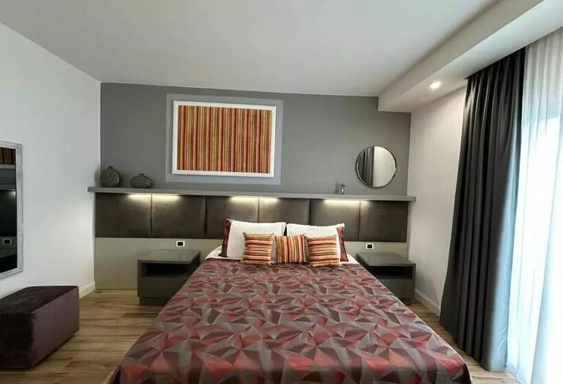 ホテル Evergreen Laguna Vain Lezhe