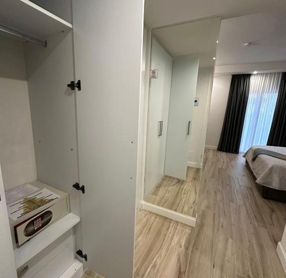 هتل Evergreen Laguna Vain Lezhe