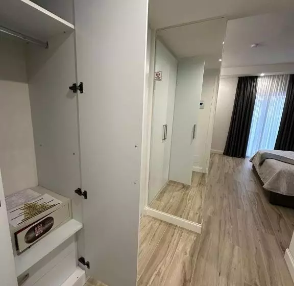 ホテル Evergreen Laguna Vain Lezhe