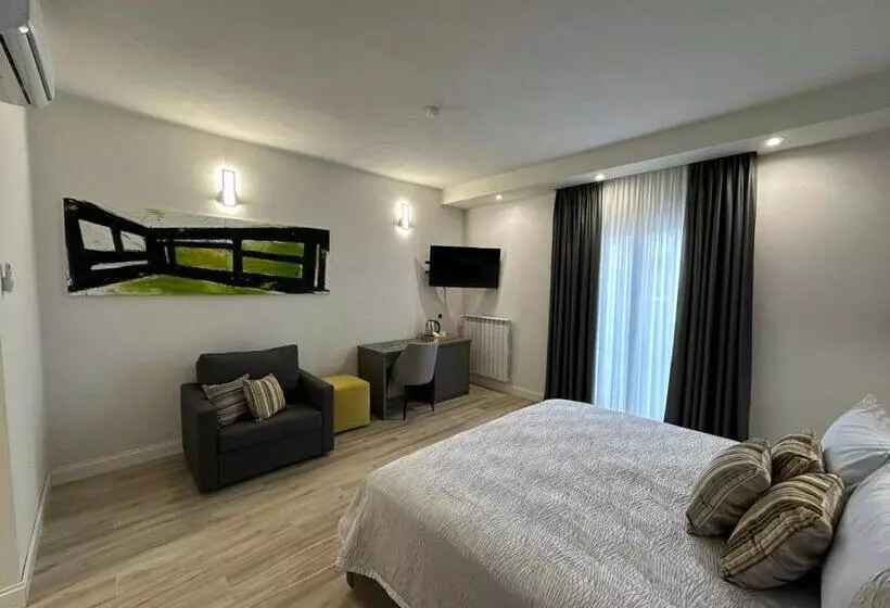 ホテル Evergreen Laguna Vain Lezhe