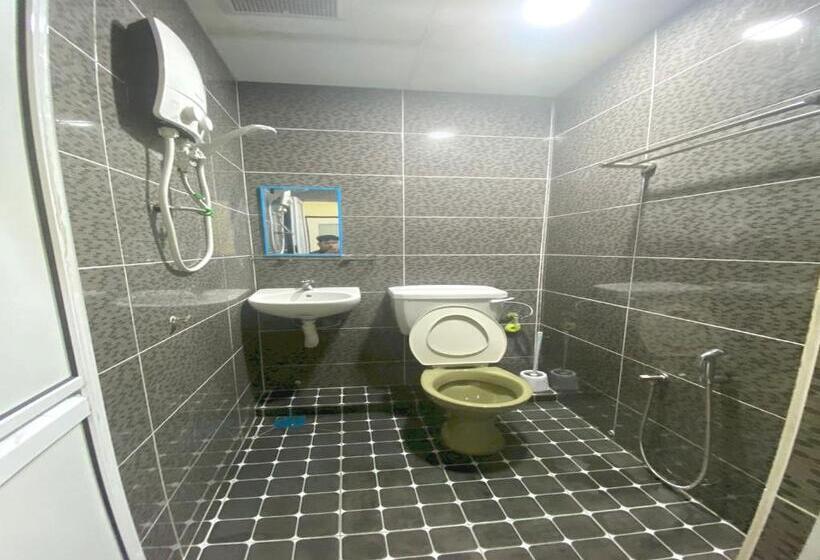 Hotel Oyo Home 90904 Ray Yan Guesthouse