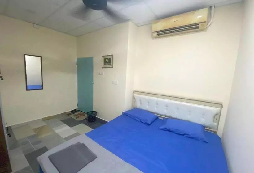 Hotelli Oyo Home 90904 Ray Yan Guesthouse