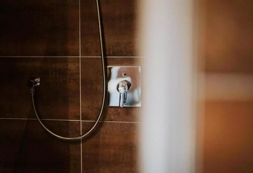 Hotelli Restaurant Eifeler Seehütte