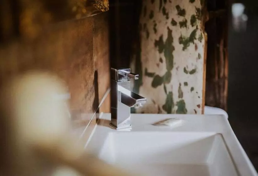 Hotelli Restaurant Eifeler Seehütte