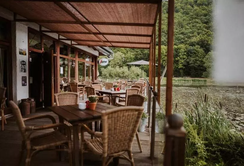 Hotelli Restaurant Eifeler Seehütte
