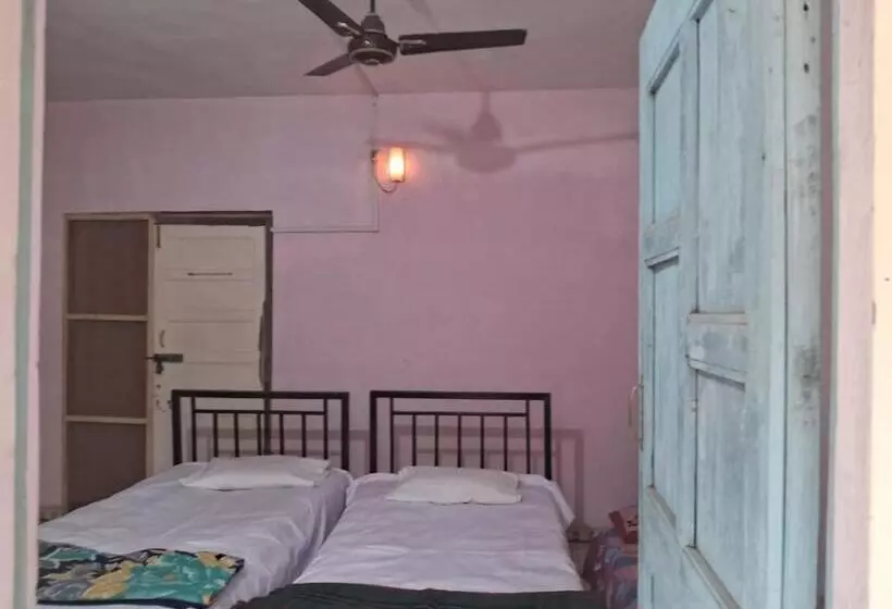 ペンション Savitri Cottage