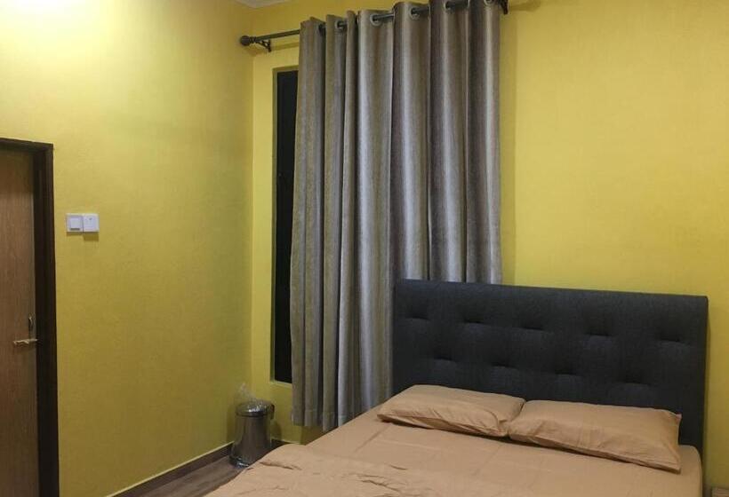 Pension The Pines Studio @ Pcb