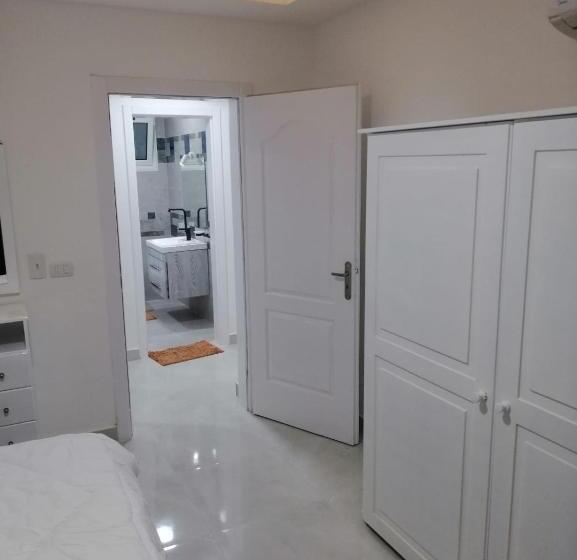 ستوديو للإيجار مفروش بالكامل تشطيب الترا سوبر لوكس بإطلاله مميزه فى أجمل قرى شرم الشيخ دلتا شرم