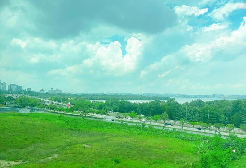 فندق صغير X Puteri Square