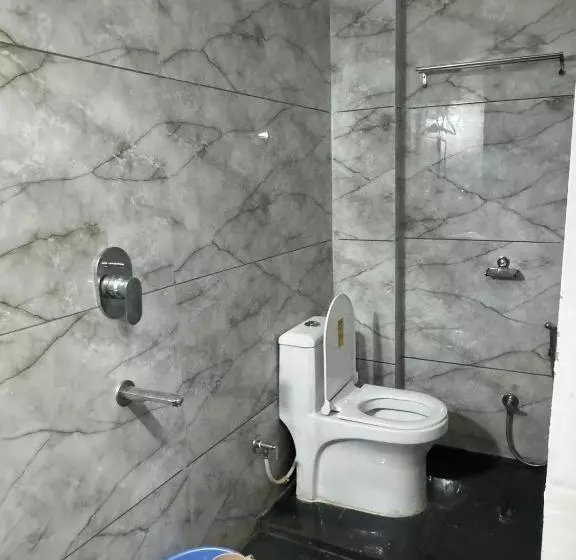 ホテル Amrat Villa