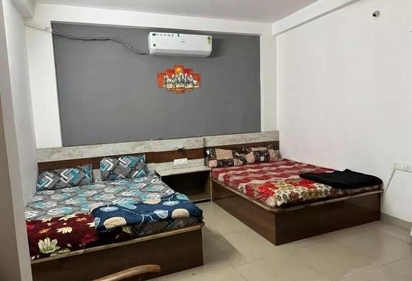 ホテル Amrat Villa