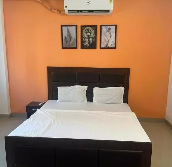 ホテル Amrat Villa