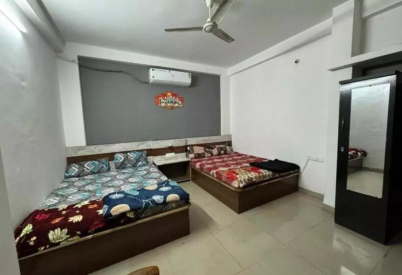 ホテル Amrat Villa