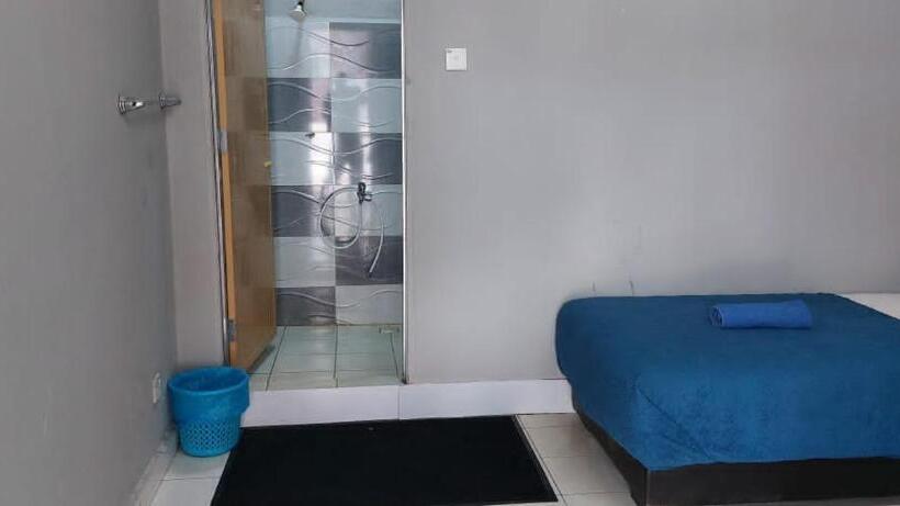 Hotel-cápsula Sobey Laris Roomstay Iman Gmb