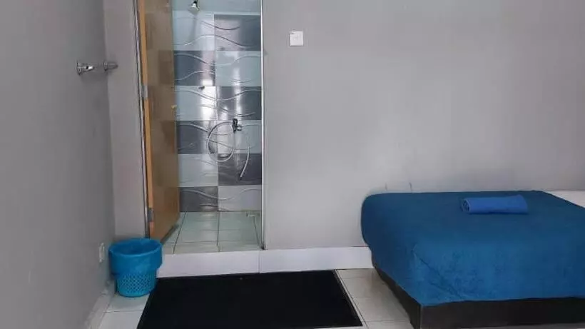 カプセルホテル Sobey Laris Roomstay Iman Gmb
