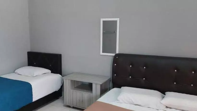 カプセルホテル Sobey Laris Roomstay Iman Gmb