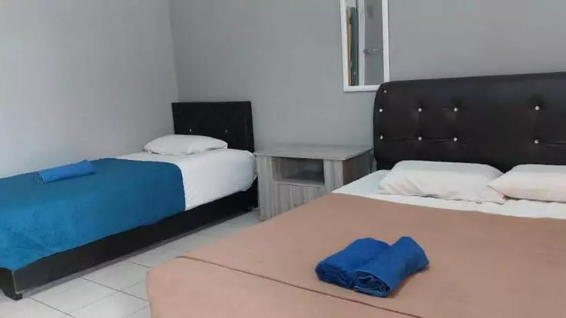 カプセルホテル Sobey Laris Roomstay Iman Gmb