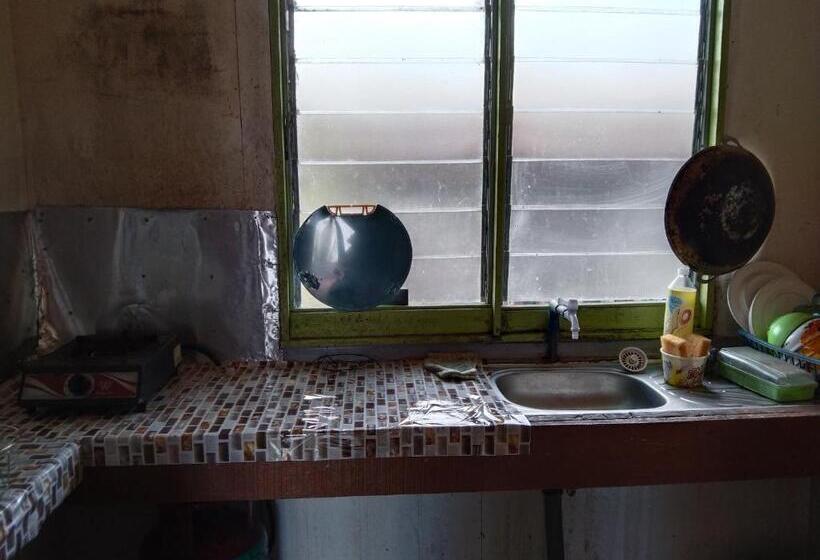 هتل Darvel Bay Homestay