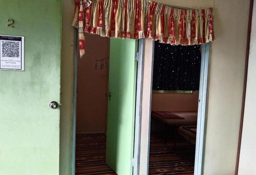 هتل Darvel Bay Homestay