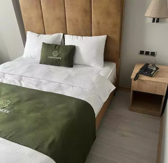 Hotelli Gardenmode Airport