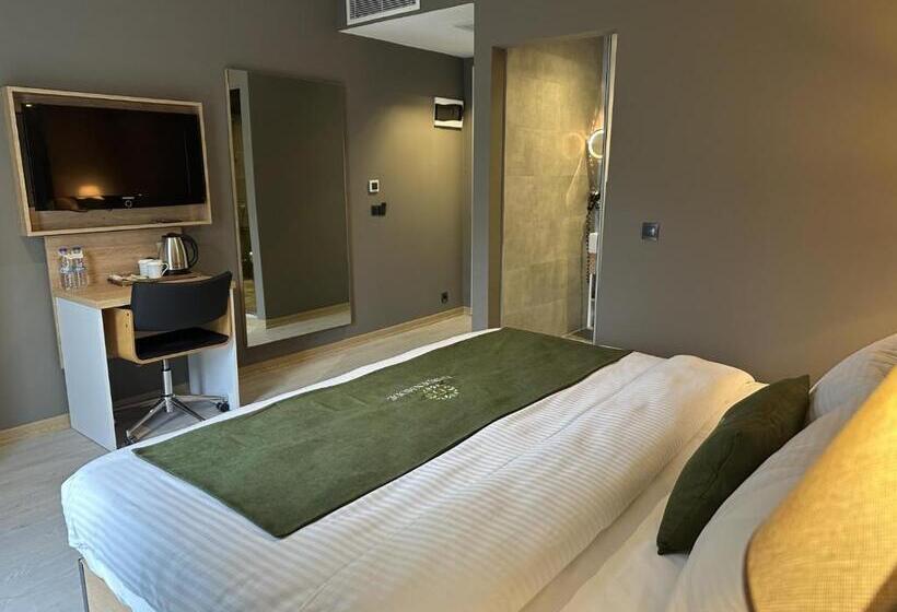 هتل Gardenmode Airport