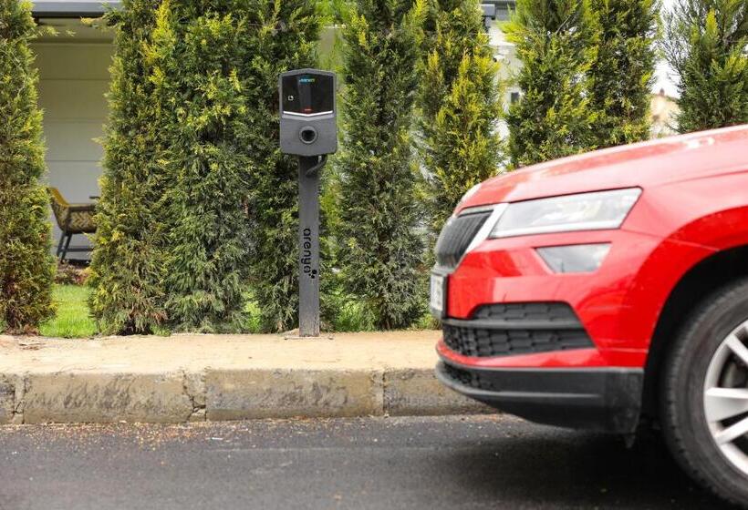 هتل Gardenmode Airport