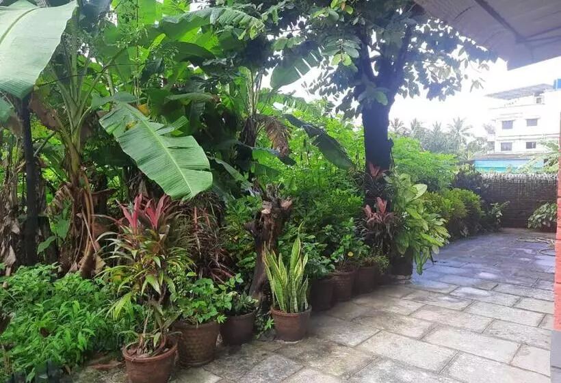 ホテル Garwa Home Stay