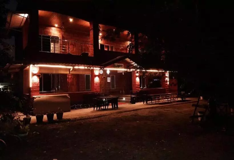 ホテル Garwa Home Stay