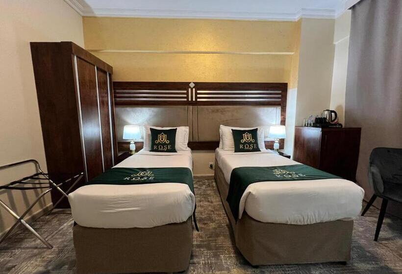 هتل Rose Holiday I2 روز هوليداي