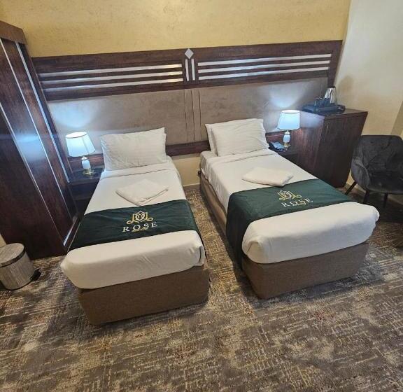 هتل Rose Holiday I2 روز هوليداي