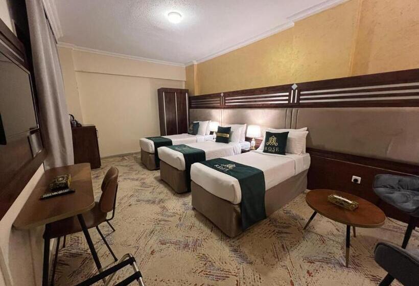 هتل Rose Holiday I2 روز هوليداي