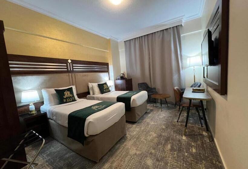 هتل Rose Holiday I2 روز هوليداي