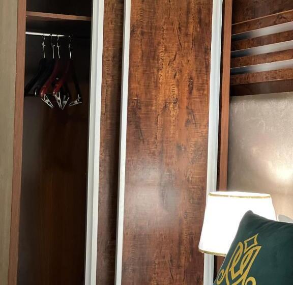 هتل Rose Holiday I2 روز هوليداي