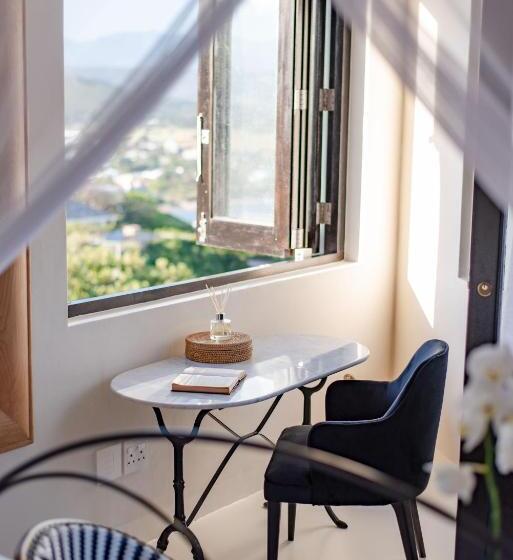 ホテル The Ivory Haus