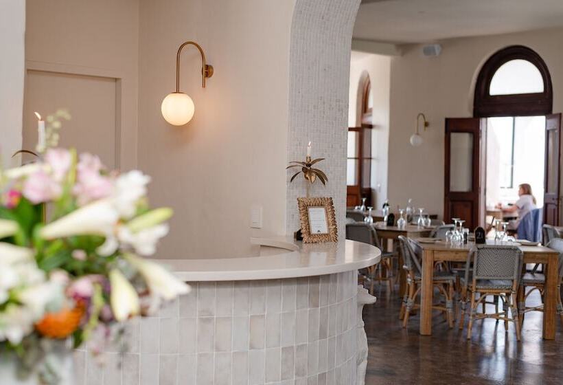 ホテル The Ivory Haus