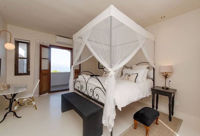 ホテル The Ivory Haus