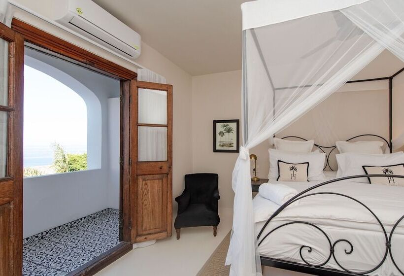 ホテル The Ivory Haus