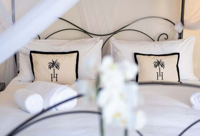 ホテル The Ivory Haus