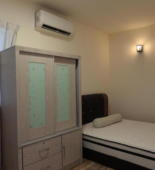 בית מלון כפרי The Somer Campsite