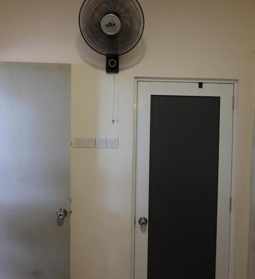 בית מלון כפרי The Somer Campsite